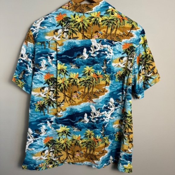 NEW Relax Tommy Bahama Women's Short Sleeve Tropical Beach Scene Camp Shirt L‎ - Picture 8 of 16